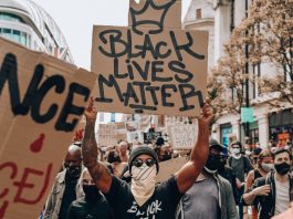 Lewis Hamilton, decidi da che parte stare lewis hamilton black lives matter