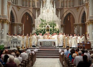Chiesa, la Messa rinnovata: da oggi cambia il Padre Nostro, e non solo