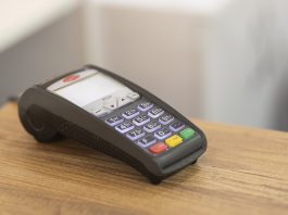 In arrivo il cashback, rimborso per chi paga con bancomat o carta