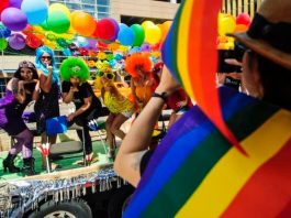 Europarlamento: “Tutti gli Stati Ue riconoscano le unioni LGBT+”
