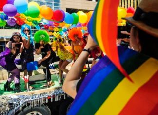 Europarlamento: “Tutti gli Stati Ue riconoscano le unioni LGBT+”