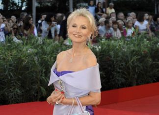 Chi è Barbara Bouchet? La bellissima mamma dello chef Borghese Photo credit: Popocorn Tv