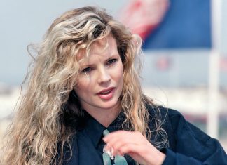 Kim Basinger, il broncio più sexy e coraggioso di Hollywood Kim Basinger-Photo Credits: theplace2.ru