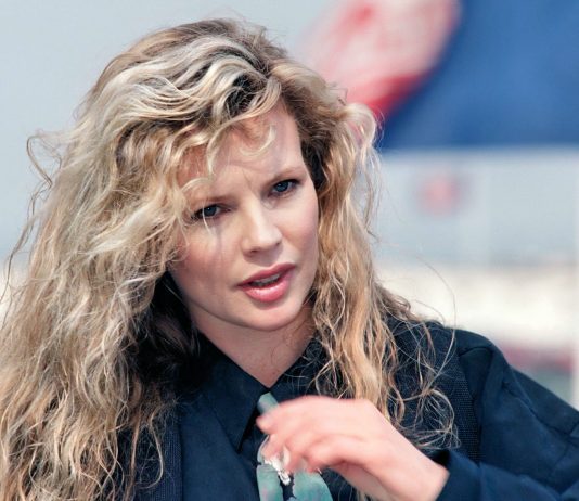 Kim Basinger, il broncio più sexy e coraggioso di Hollywood Kim Basinger-Photo Credits: theplace2.ru