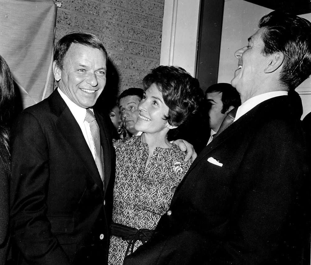 Frank Sinatra, Nancy Raegan e Ronald Raegan - Photo Credits: Amazon.de 