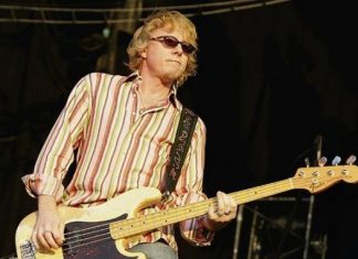 Mike Mills, la mente nascosta dietro ai successi dei R.E.M. Mike Mills - Photo Credits rockpeperina.com