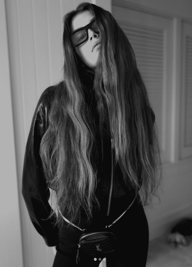Kaia Gerber wears collezione YSL - Photo Credits: Instagram @kaiagerber