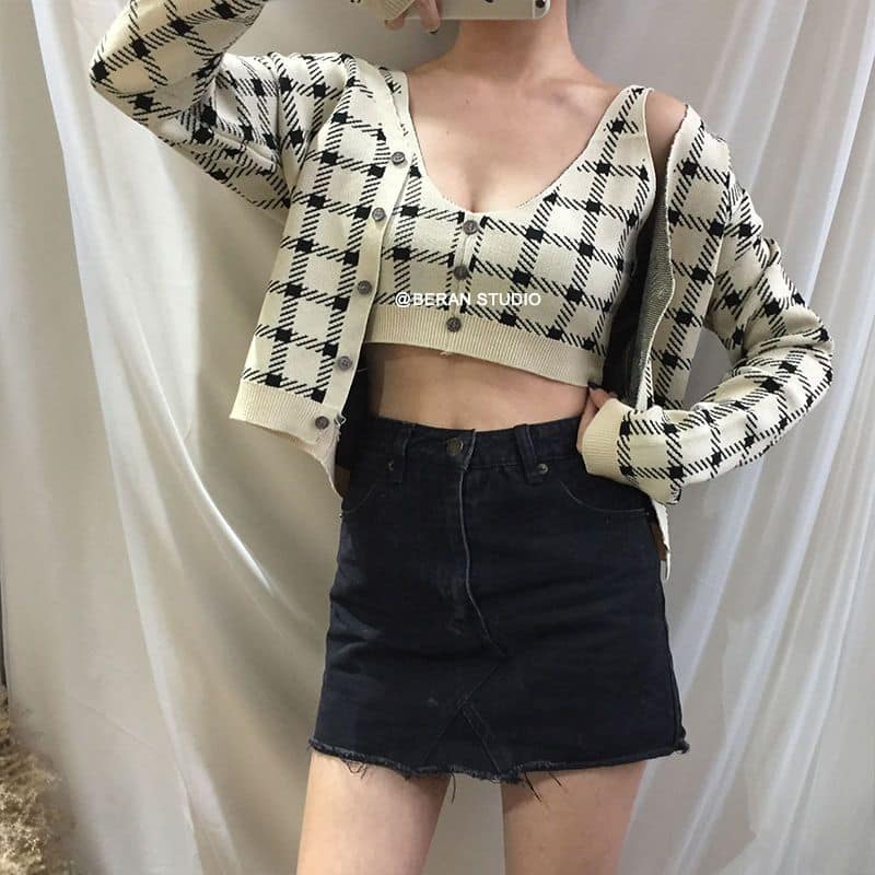 Cardigan crop top - credit: yesStyle