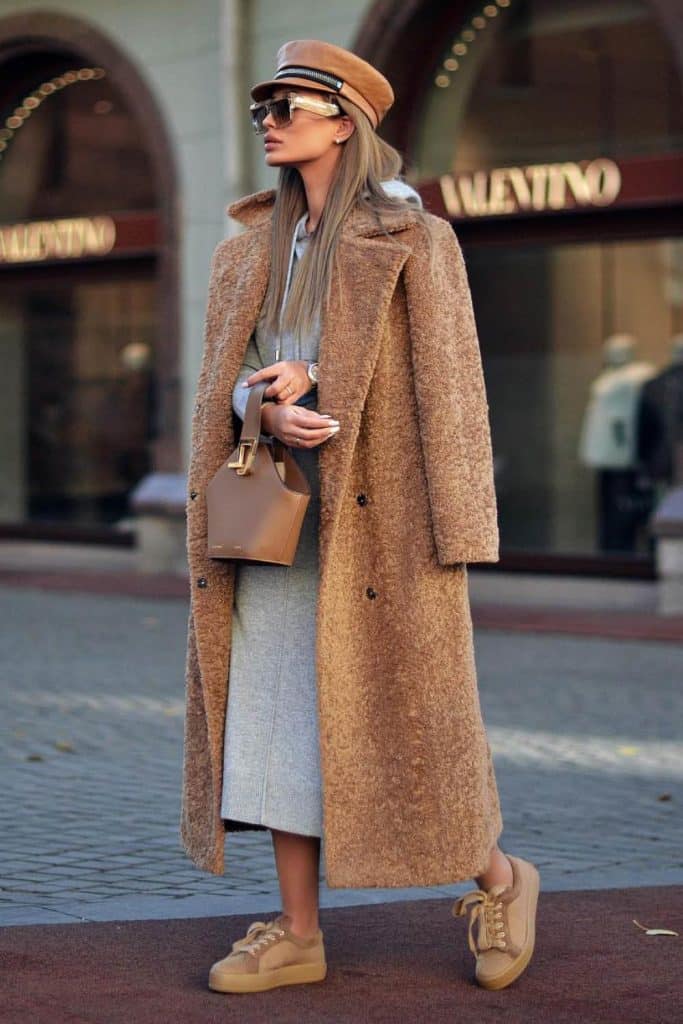 Capi oversize- photo credits: clara.es