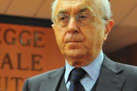 Guariniello: “Chi rifiuta di vaccinarsi contro il Covid può essere licenziato”