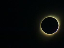 Eclissi solare totale, ci sarà oggi 14 dicembre: ecco dove e come vederla Eclissi solare totale 14 dicembre 2020
