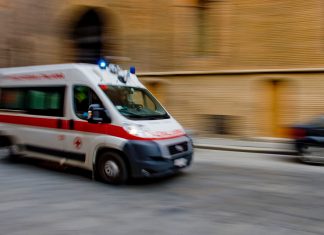 Incidente d’auto nel vercellese. Due sorelline e la mamma coinvolte: muore la più piccola di 3 anni
