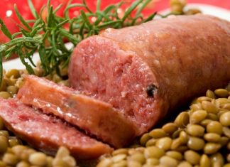 Perché si mangiano cotechino e lenticchie a capodanno?