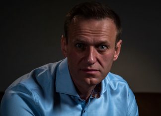Beffa di Navalny agli 007 di Putin, agente confessa: “Avvelenato con gas negli slip” beffa navalny putin