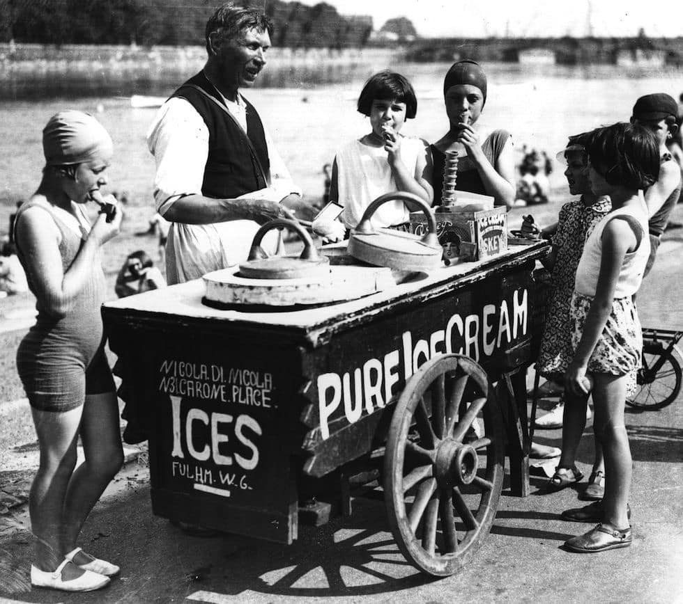 Bambini in fila per il cono gelato - PhotoCredit: © pinterest.it