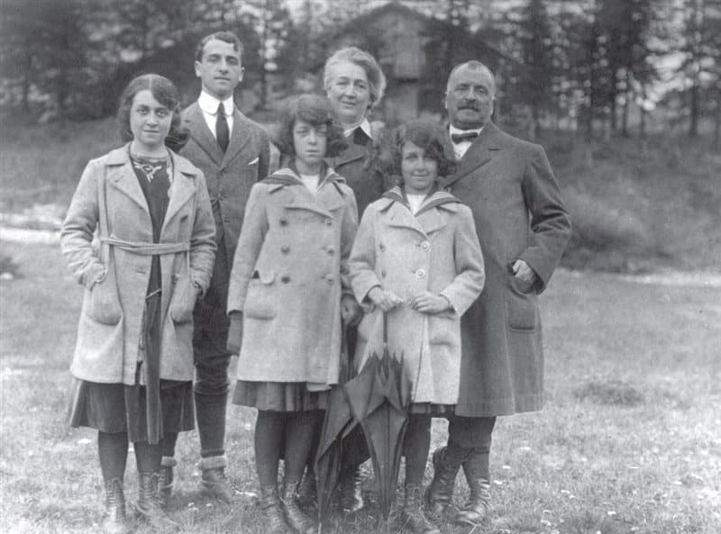 La famiglia Levi Montalcini - PhotoCredit: © Rba Italia - Collezione Grandi Donne, storicang.it