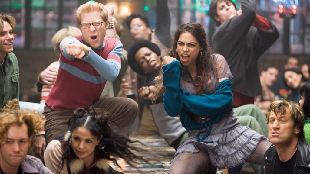 Frame da "Rent" sulle note della canzone "La Vie Bohème" - Photo Credits: That Old Picture Show