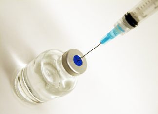 Gran Bretagna attende il via libera: vaccino AstraZeneca efficace