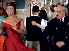 Stasera in tv “Pane, amore e…”: Sophia Loren insegna il mambo a Vittorio De Sica