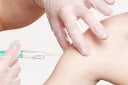 Lombardia e vaccinazione: violato l’ordine di priorità, tutti prenotati con un semplice link
