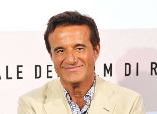 Christian De Sica, una vita nello spettacolo Christian De Sica, il protagonista dei cinepanettoni