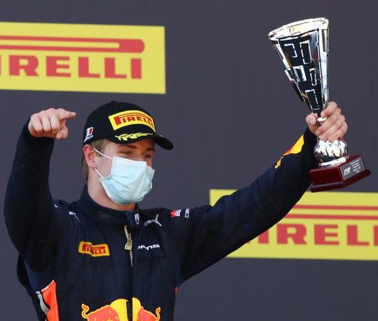 F2, Juri Vips: il talento estone in Hitech GP Juri Vips F2 Hitech