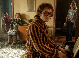Rocketman stasera in tv: Elton John “il ragazzo occhiali e pianoforte”