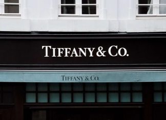 Tiffany&Co presenta il diamante più costoso al mondo Tiffany & Co - Credits Rachael Henning