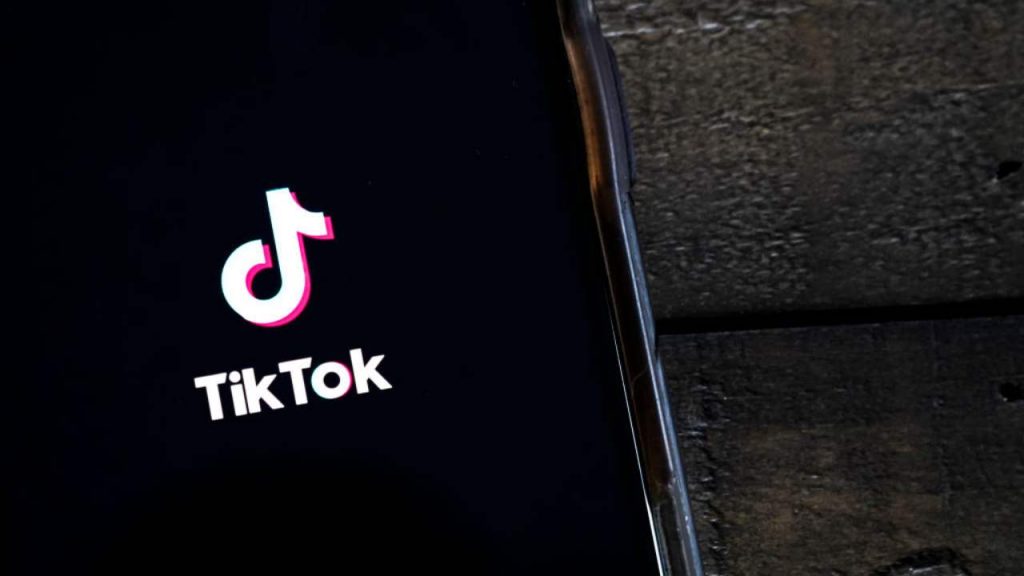 Nasce #BookTok, nuova collana di Einaudi Ragazzi dedicata al fenomeno letterario di TikTok