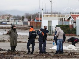 Marina di Carrara, rinvenuto cadavere in spiaggia cadavere spiaggia