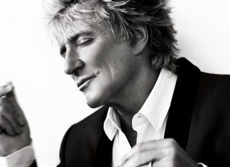 Rod Stewart, una rockstar rubata al pallone Rod Stewart - Ph: pagina facebook ufficiale