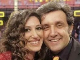 Flavio Insinna, chi è la fidanzata Adriana Riccio conosciuta a “Affari tuoi”