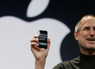 Steve Jobs presenta l’iPhone, era il 9 gennaio 2007