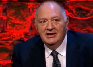 Lanfranco Pace, il noto giornalista de “Il Foglio” ex marito di Giovanna Botteri Lanfranco Pace, ex marito di Giovanna Botteri - Photo Credits: https://www.ilsussidiario.net/news/lanfranco-pace-e-sarah-ginevra-marito-e-figlia-giovanna-botteri-qui-a-pechino/2029588/
