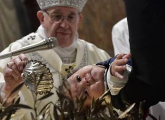 Covid, Papa Francesco non celebrerà i battesimi domenica 10 Gennaio Papa Francesco non celebra battessimi photo credits:ilfaroonline