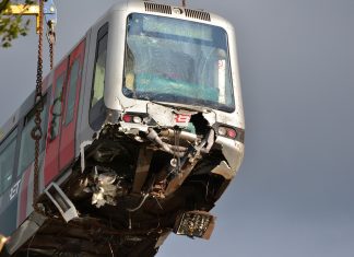 Frana sui binari sulla linea Falconara-Orte, deraglia il treno frana sui binari treno deragliato