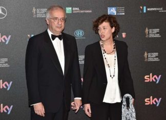 Flavia Prisco, chi è la moglie di Walter Veltroni: “Ci siamo conosciuti a un Festival a Berlino” Walter Veltroni e la moglie Flavia Prisco
