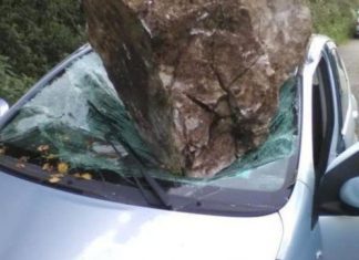 Sondrio, masso precipita su auto in transito: morto il conducente