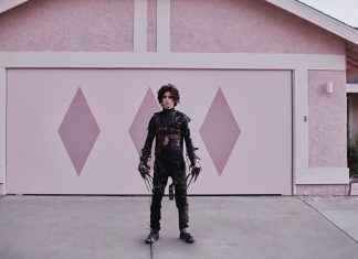 Timothée Chalamet, figlio di “Edward Mani di Forbice” in uno spot con Winona Ryder