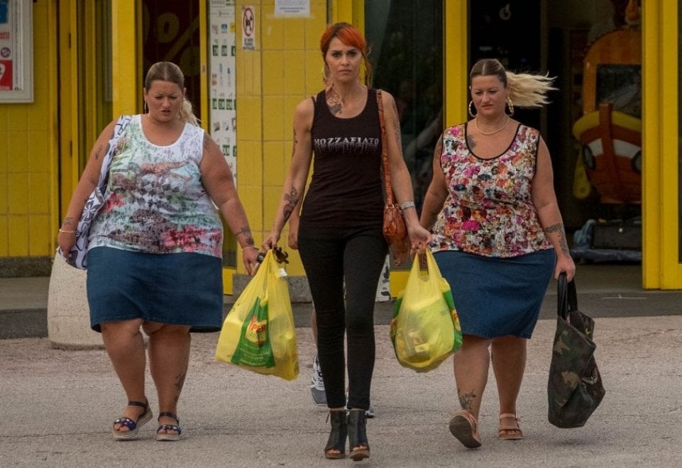 Alessandra e Valentina Giudicessa e Paola Cortellesi in "Come un gatto in tangenziale" - Photo Credits: La Repubblica 