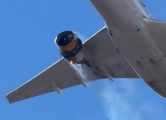 Usa: a Denver un aereo perde pezzi di motore in volo