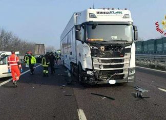 Chiusa l’autostrada A27 tra Mogliano e Mestre causa maxi tamponamento: quattro i feriti
