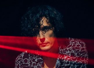 Ermal Meta a Sanremo 2021 con il brano “Un milione di cose da dirti” Ermal Meta a Sanremo 2021 con "Un milione di cose da dirti" - Ph © Paolo De Francesco