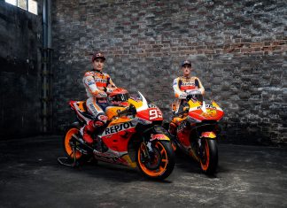 Honda: Marquez ed Espargaro svelano la loro nuova creatura Honda-Marquez-Espargaro