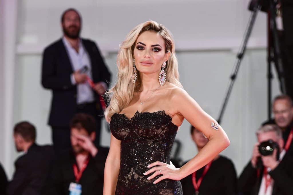 Elena Morali arrestata photo credits: Donna Glamour