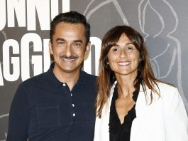 Nicola Savino, chi è la moglie Manule Suma: “Lei è la mia rinascita da una brutta fine” Chi è Manuela Suma, la moglie di Nicola Savino