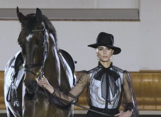 Elisabetta Franchi, Fashion Week su Real Time Elisabetta Franchi Fashion Week Real Time Credits: Elisabetta Franchi
