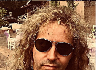Nick Luciani, chi è e perchè ha lasciato i Cugini Di Campagna Nick Luciani, la voce de I Cugini Di Campagna dal 1994 al 2014 - Photo Credits Profilo Instagram Nick Luciani