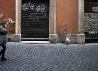 Divieti e chiusure, quali sono le zone rosse e arancio scuro in Italia