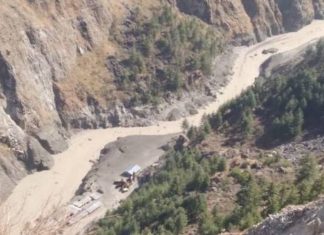 Il parziale crollo di un ghiacciaio nel Nord dell’India, 150 persone disperse